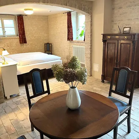 Gutshauslietzow Apartment *